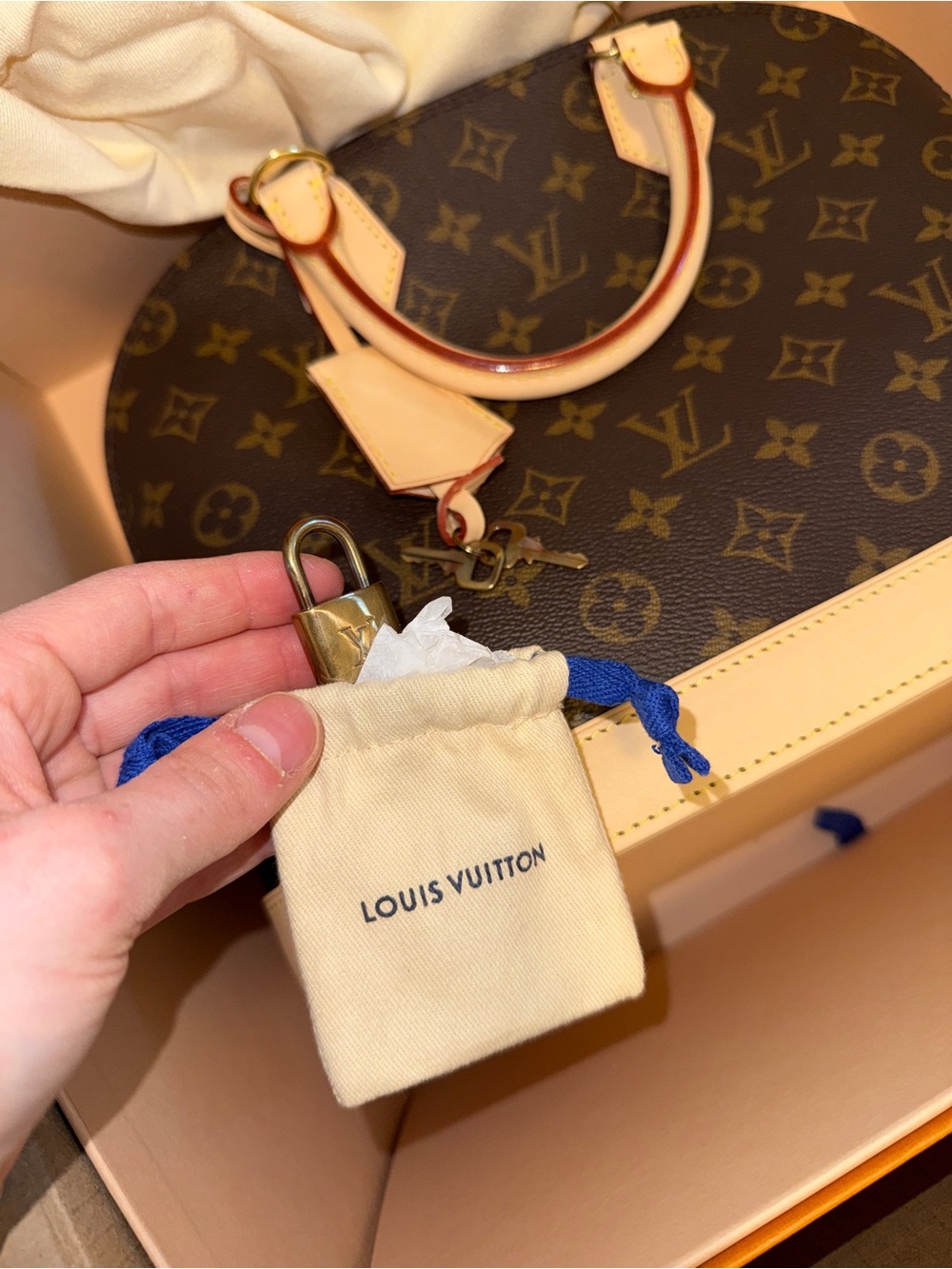 Louis Vuitton Monogram Alma PM Handbag - Picture 8 of 9